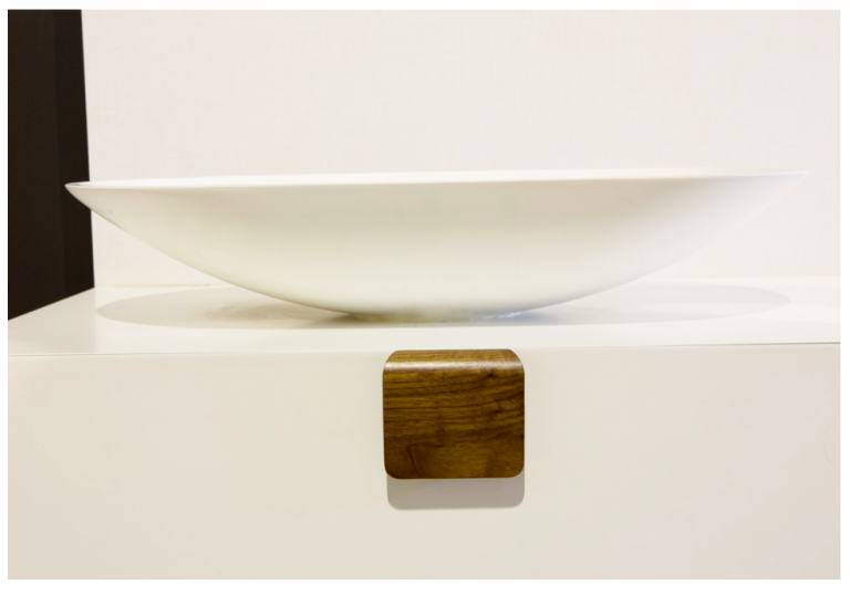 Buton pentru mobila Tacco, finisaj nuc